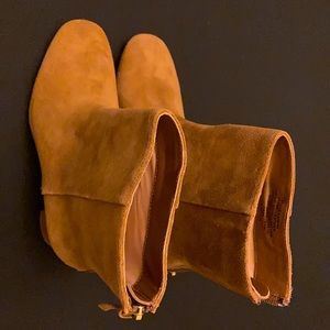 Willa suede ankle boot. Rich walnut.